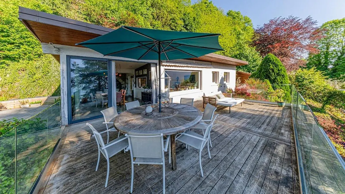 Villa Frontlake Tresserve